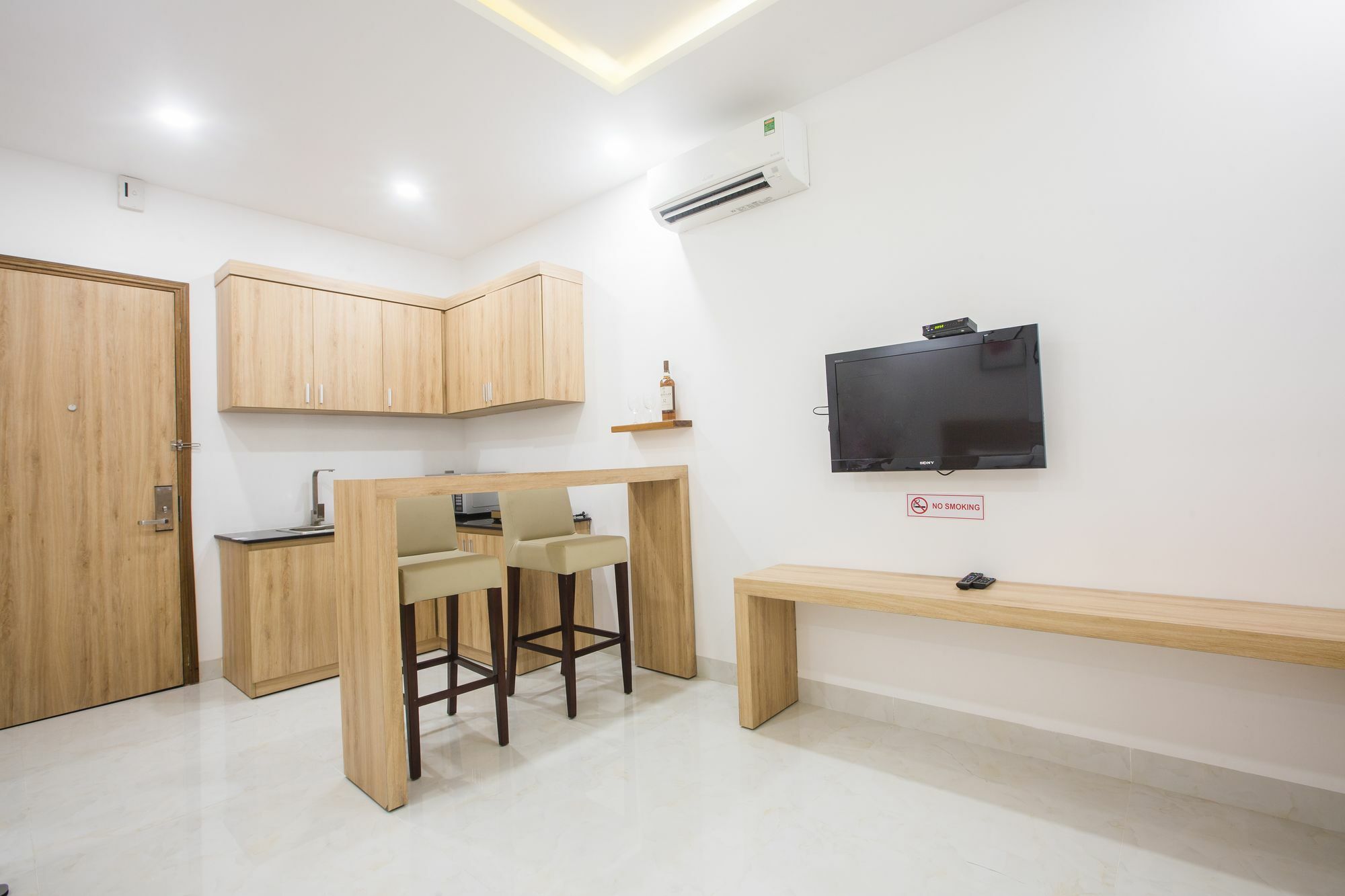 Continent Hotel Da Nang Bagian luar foto