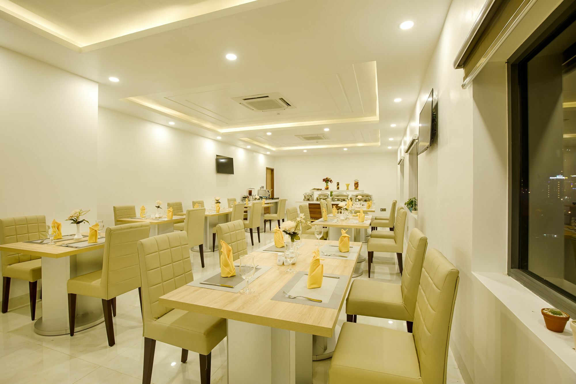 Continent Hotel Da Nang Bagian luar foto