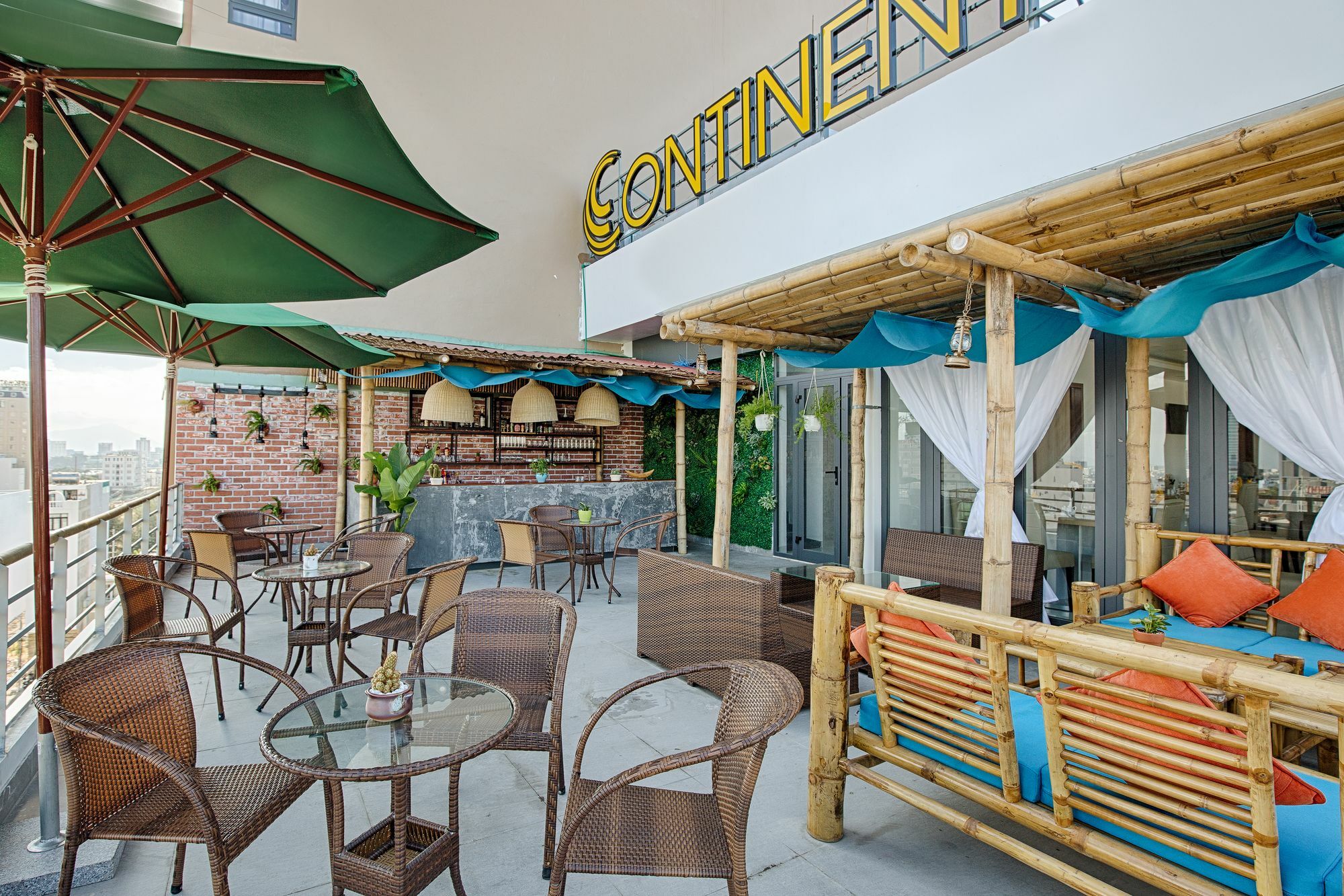 Continent Hotel Da Nang Bagian luar foto