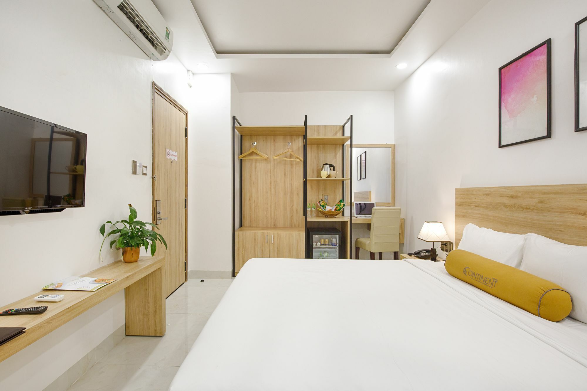 Continent Hotel Da Nang Bagian luar foto