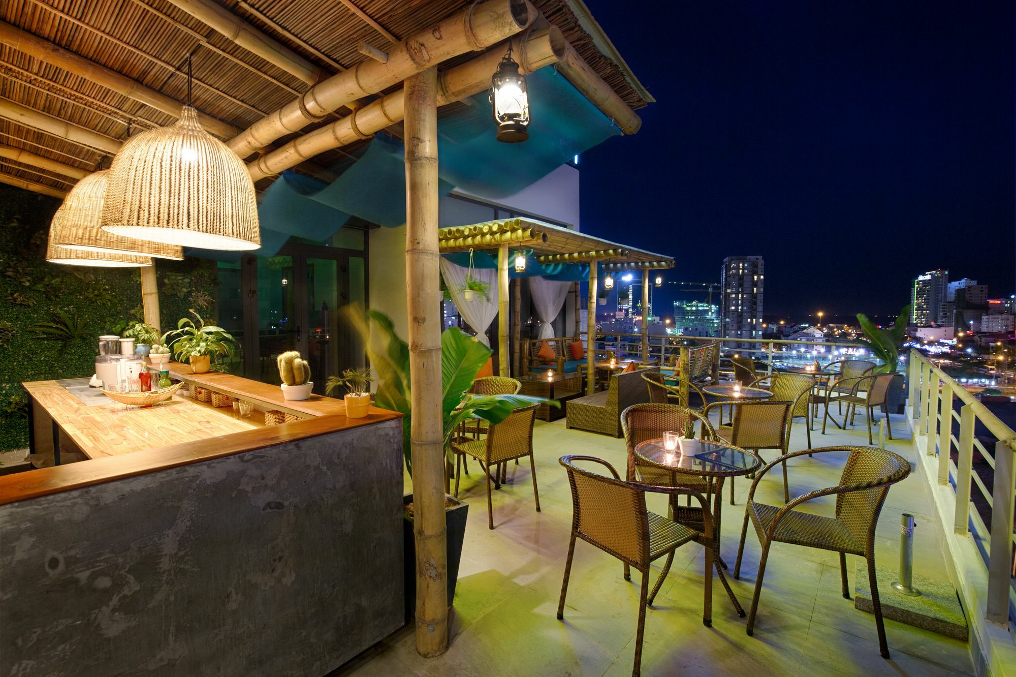 Continent Hotel Da Nang Bagian luar foto
