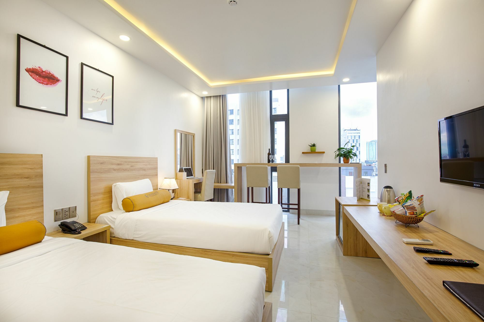 Continent Hotel Da Nang Bagian luar foto